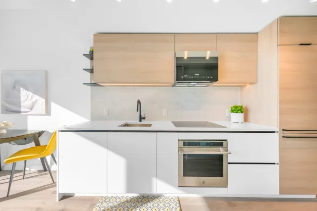 Brand New, Bright 1 Bed Downtown Surrey Near Surrey Memorial Hospital