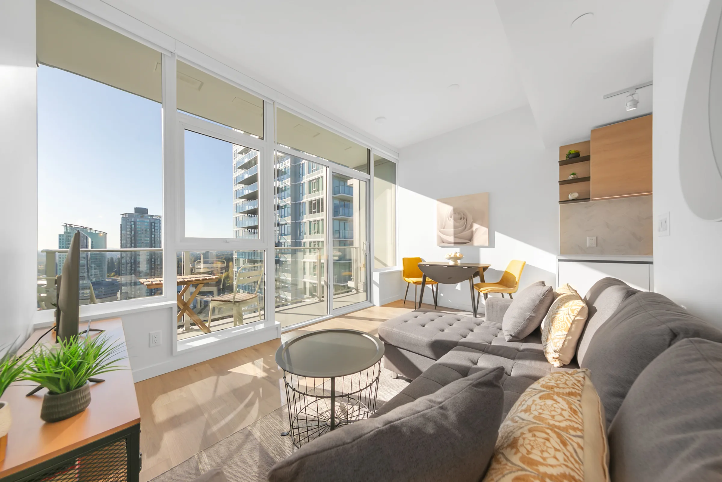 Brand New, Bright 1 Bed Downtown Surrey Near Surrey Memorial Hospital