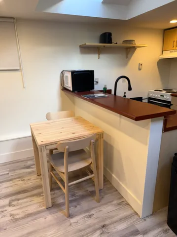 Newly Renovated Furnished Laneway House-Deep Cove