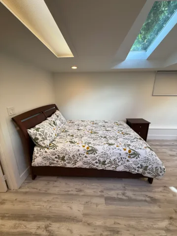 Newly Renovated Furnished Laneway House-Deep Cove