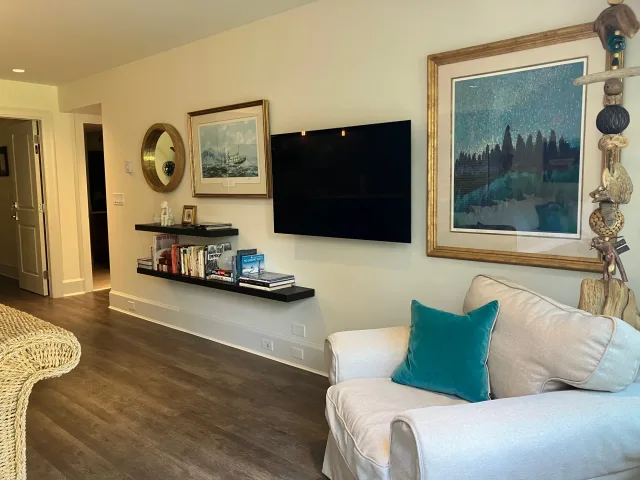 Luxuriously furnished garden suite near Royal Jubilee and U of Victoria