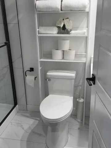 Ultra-cozy 2-bdr suite