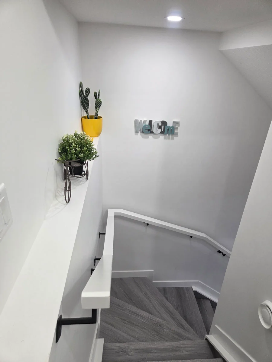 Ultra-cozy 2-bdr suite