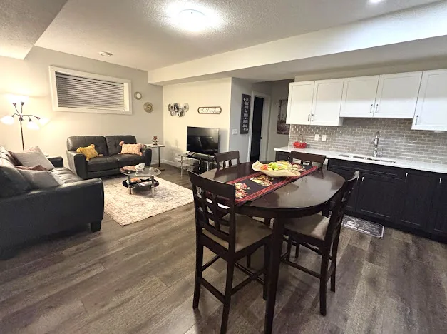 Modern & Cozy Furnished Suite | Perfect for Traveling Professionals