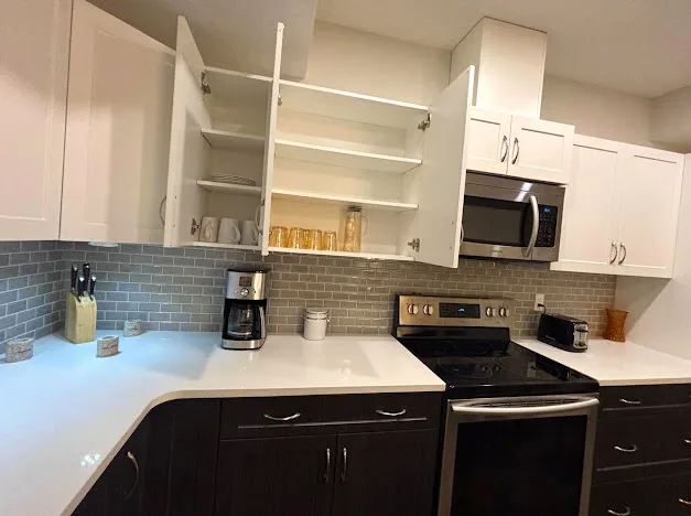     Modern & Cozy Furnished Suite | Perfect for Traveling Professionals
