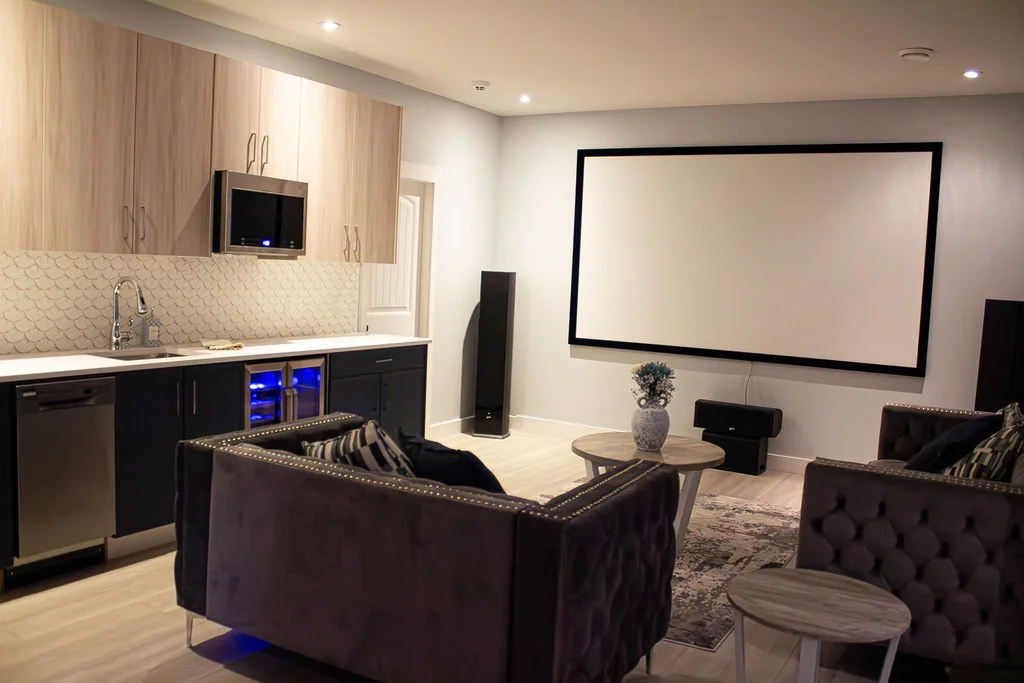 Modern New Basement Suite in Quiet Cul-de-sac
