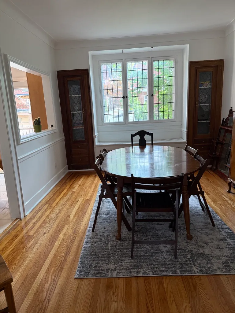 Fully furnished home near hospitals and universities in trendy neighborhood