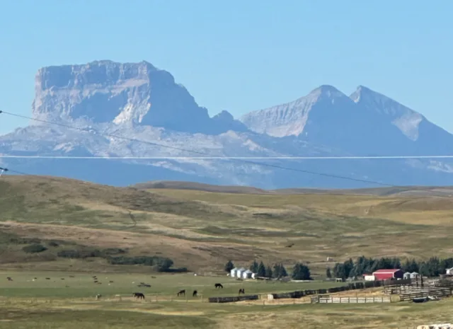 Foothills Ranch Rental House – Peaceful 80-Acre Country Retreat Near Cardston Hospital