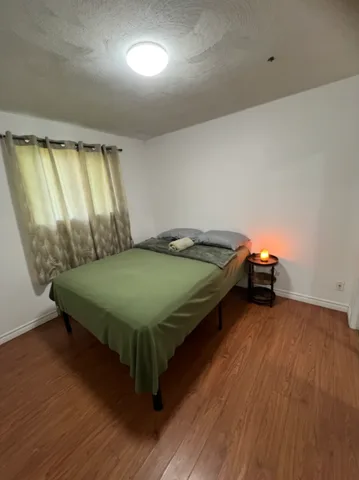 Sunlit 2BR Upper Unit Near Horizon Moncton Hospital – Perfect for Travel Healthcare Professionals