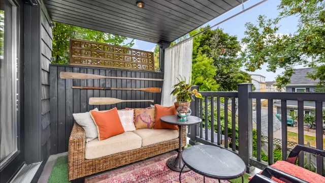 Downtown 2Bd Vintage Black House Captains Suite