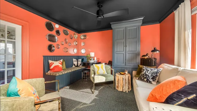 Downtown 2Bd Vintage Black House Captains Suite