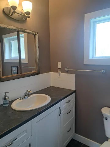 Studio Suite close to Boundary District Hospital - Grand Forks, BC