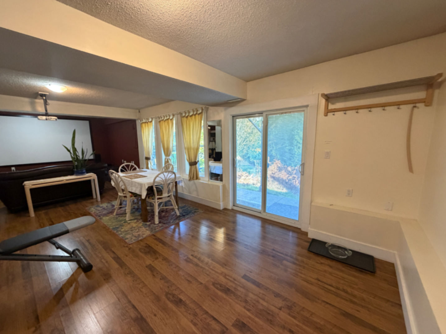XL private and peaceful garden suite - quick drive to Cowichan hospital