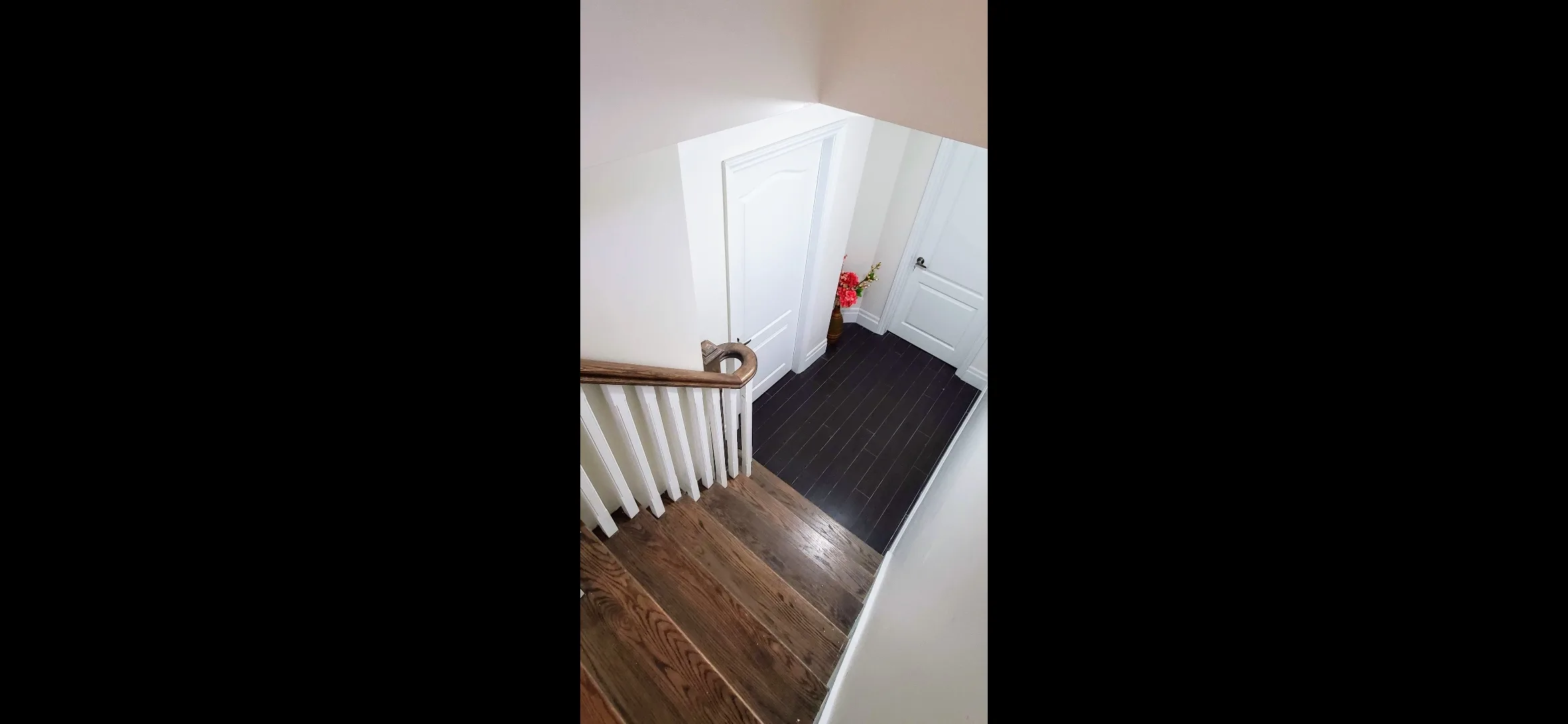 Basement apartment near Joseph Brant Hospital, Roseland area, Burlington. 1parking spot.