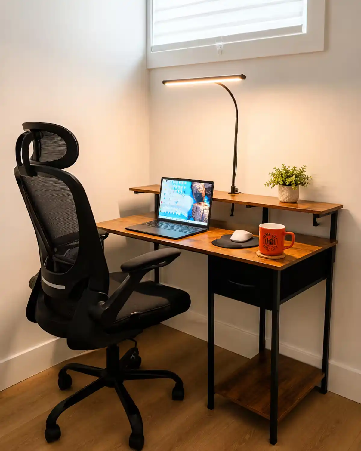 Furnished 2BR for Healthcare Professionals | Parking, Laundry & Workspace