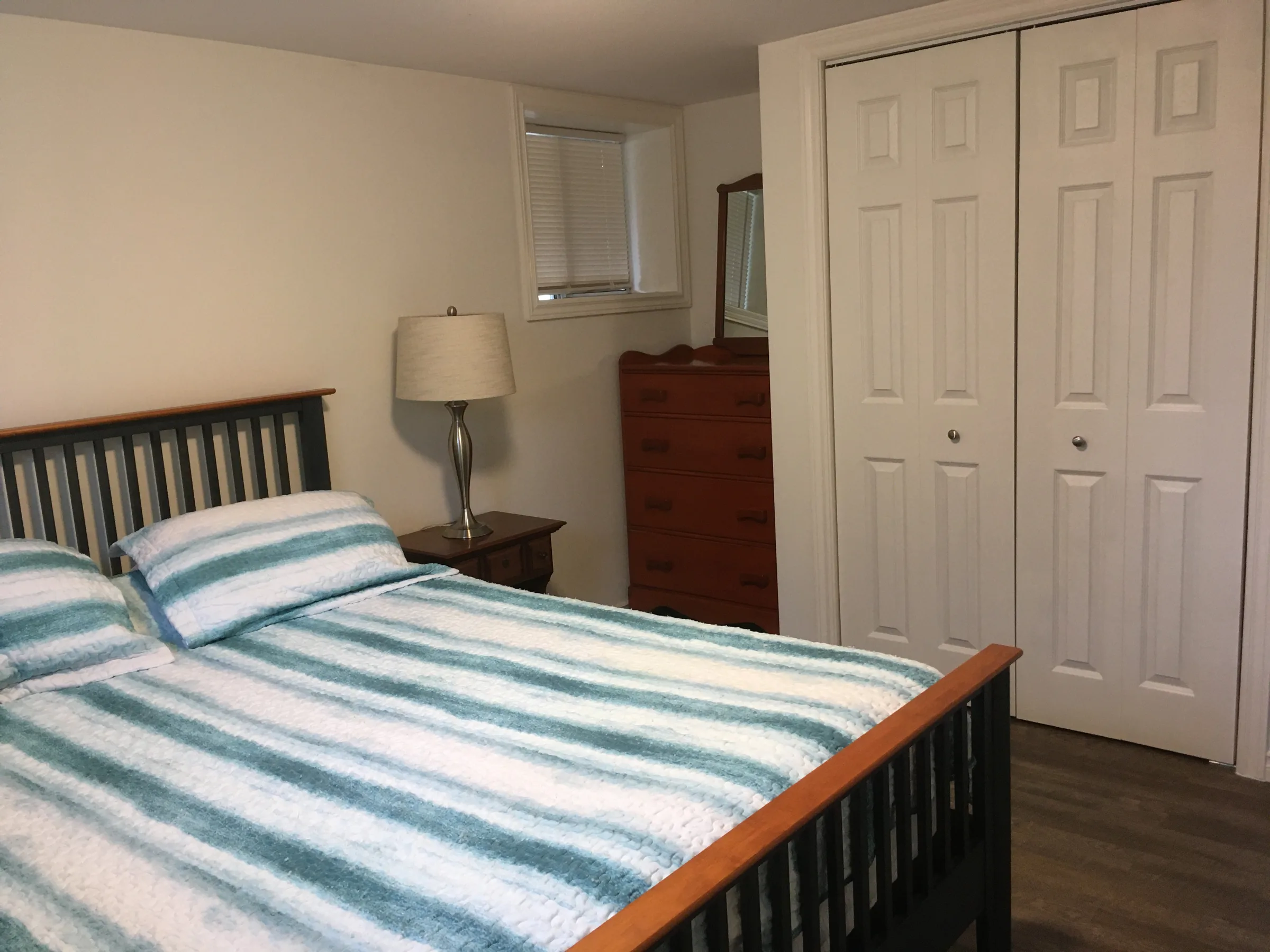 Modern Legal Suite 15 minutes drive to Victoria General Hospital