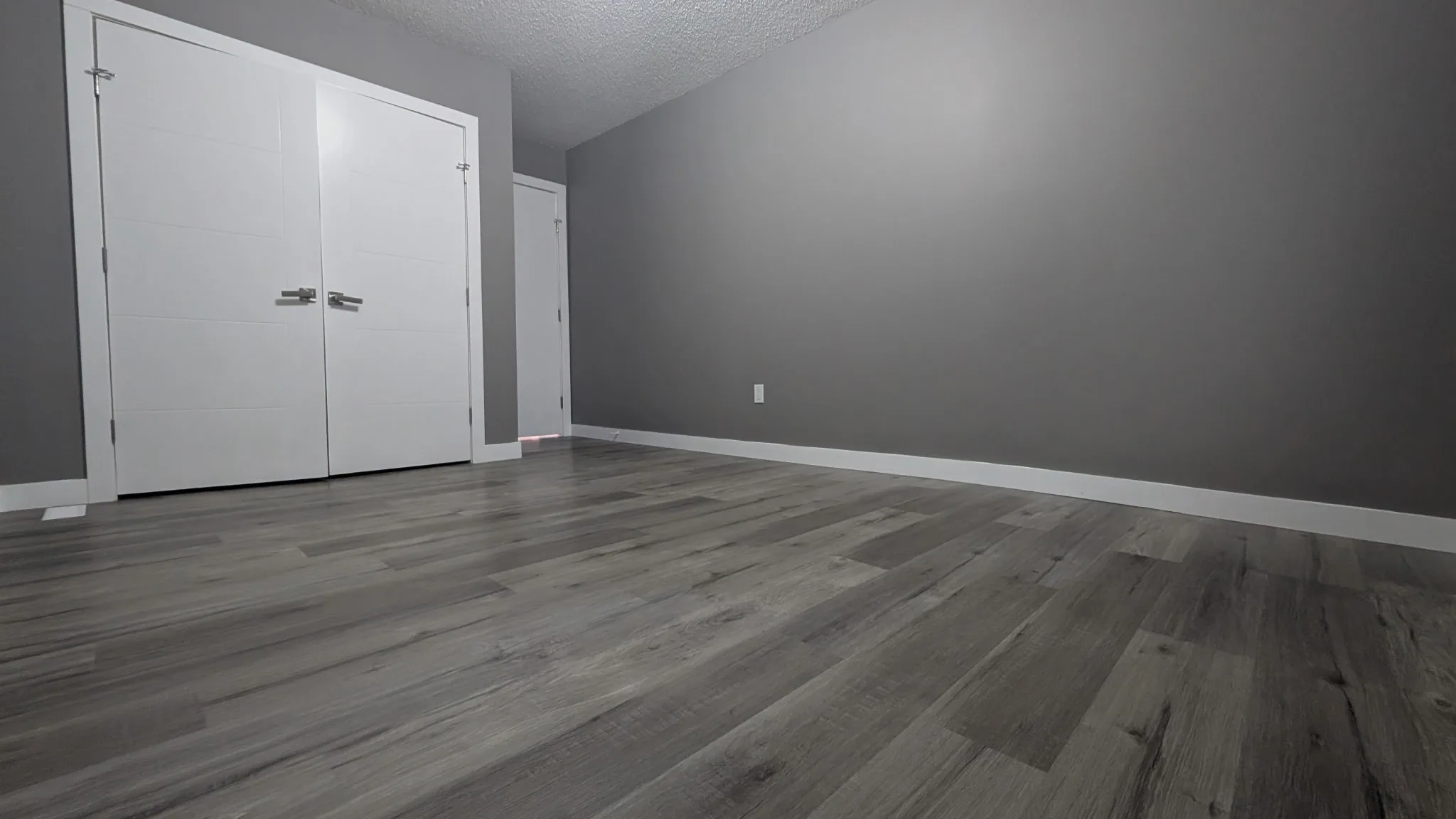 Room for rent half a block away from Glen Rose rehabilitation center