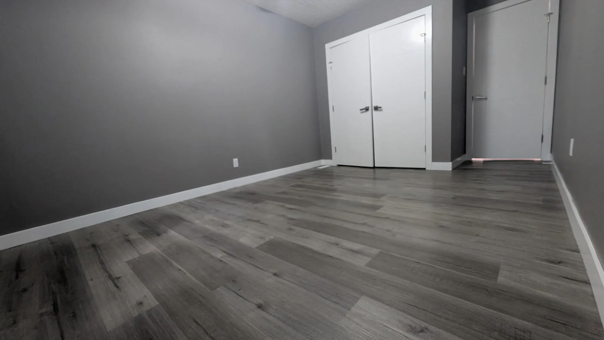 Room for rent half a block away from Glen Rose rehabilitation center