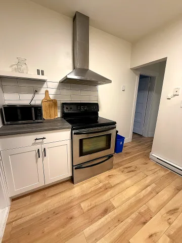 Cozy Furnished 1-Bedroom Apartment Near Moncton Hospitals