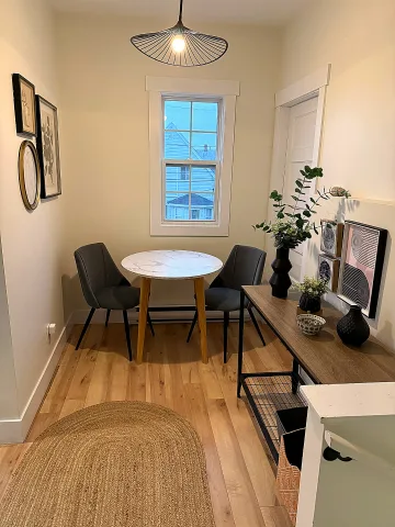 Cozy Furnished 1-Bedroom Apartment Near Moncton Hospitals