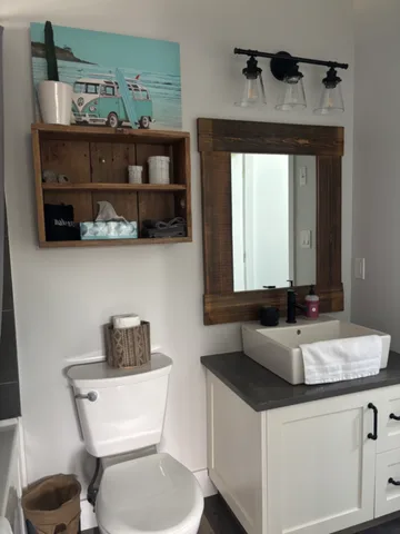 Modern carriage house , Coastal Chic