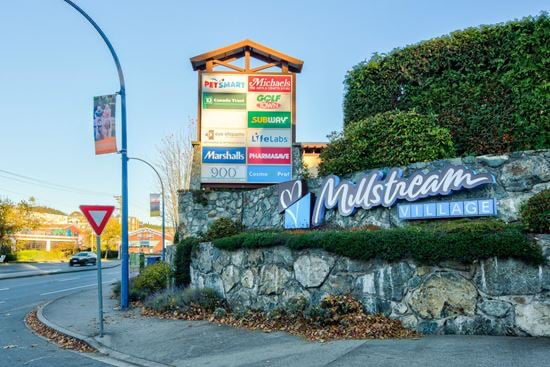 Bright & Cozy Furnished Bedroom in Langford (Near Costco & Millstream Village)