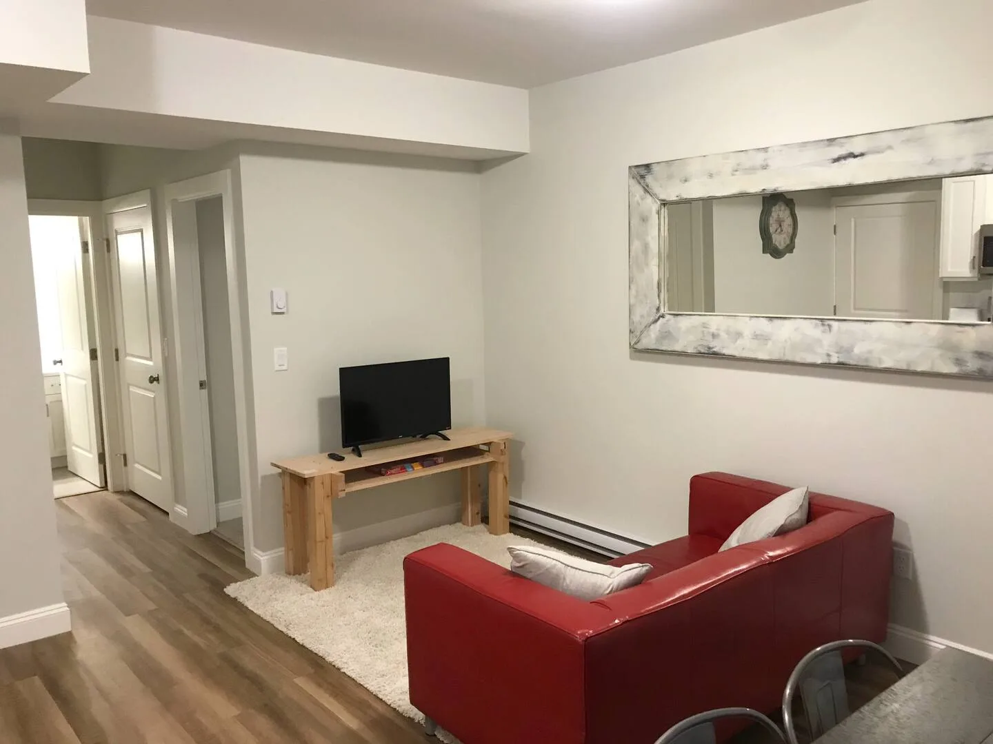 Modern 1BR Suite in Vedder Crossing — Great for Travel Nurses