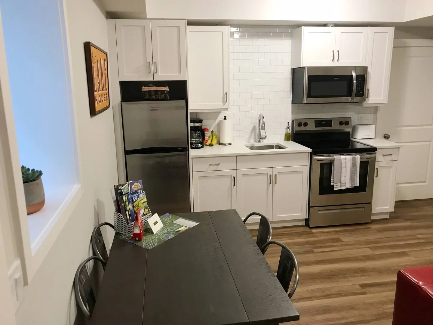 Modern 1BR Suite in Vedder Crossing — Great for Travel Nurses