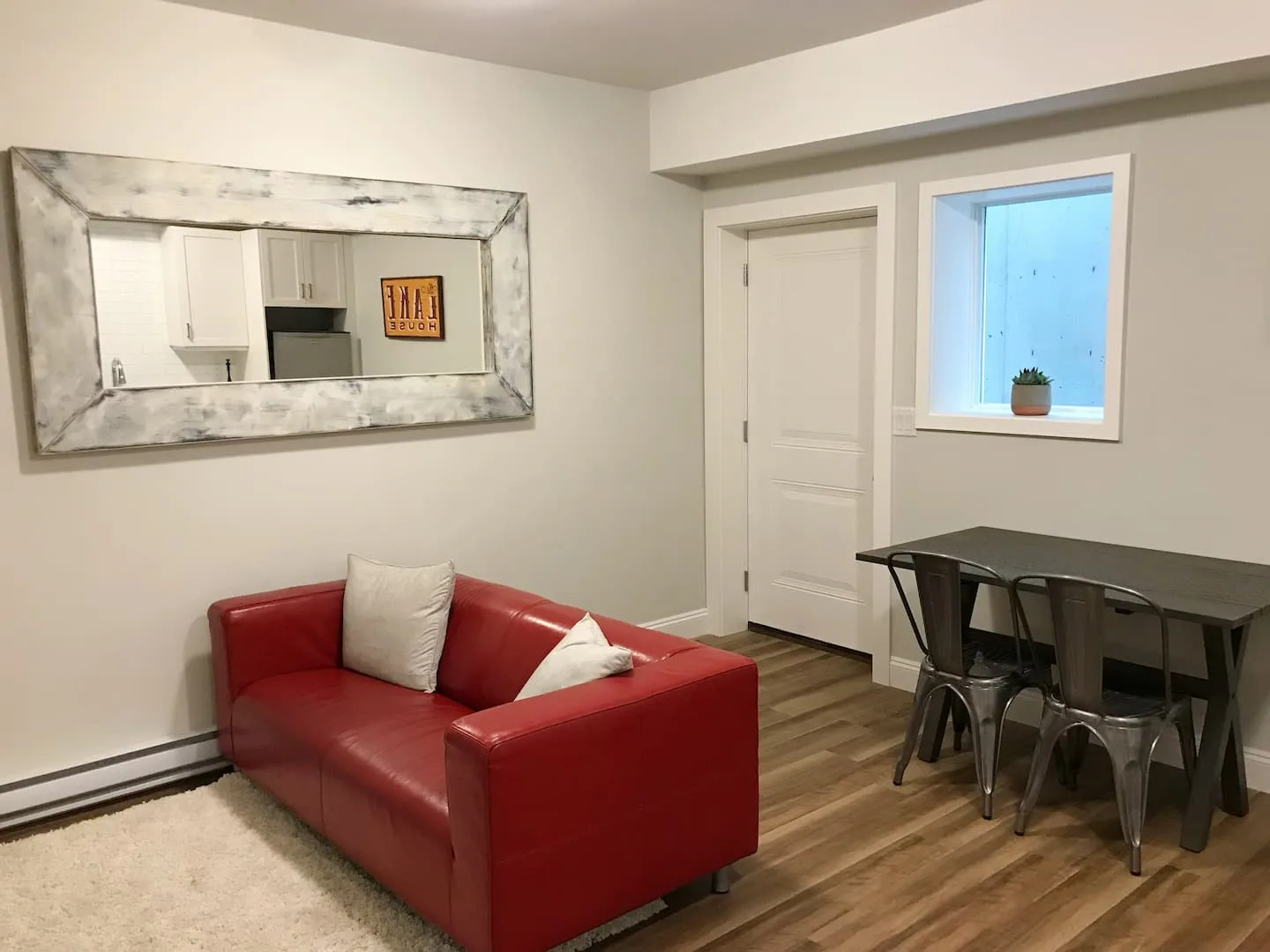 Modern 1BR Suite in Vedder Crossing — Great for Travel Nurses