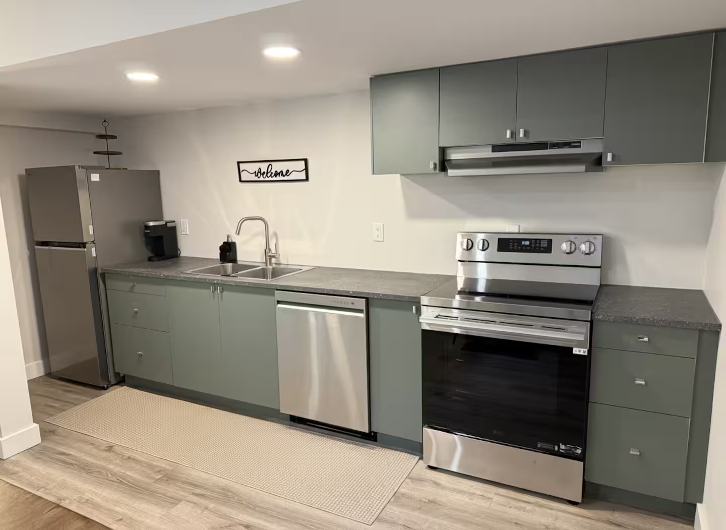 Modern Suite Near Abbotsford Hospital and Langley Hospital