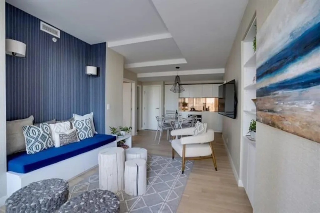 Spacious modern apartment with gym and pool