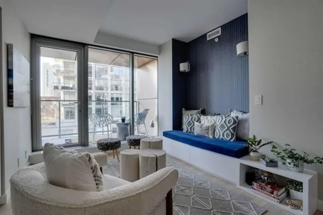 Spacious modern apartment with gym and pool
