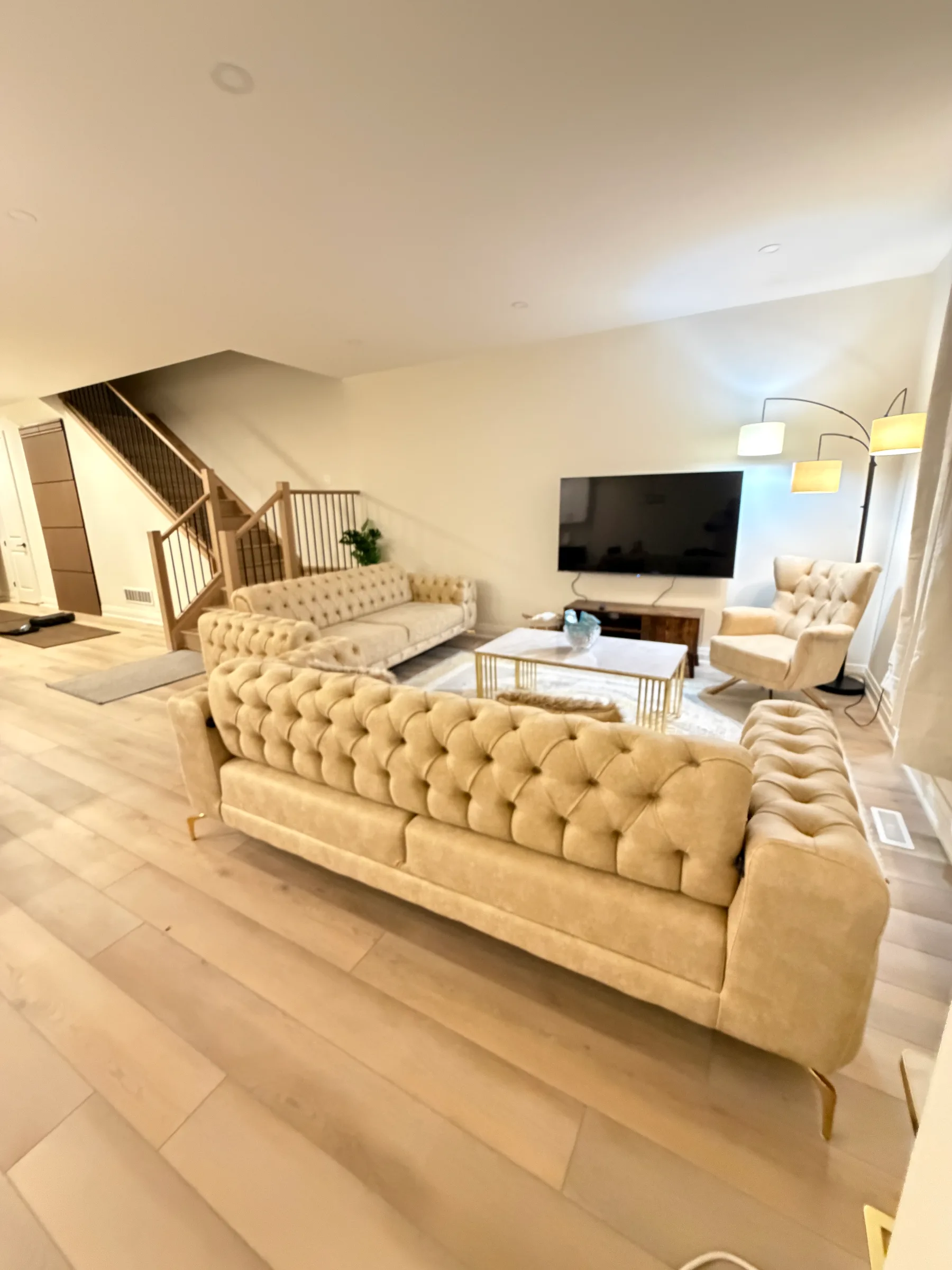 Brand-New 4BR Home · 8 Min to University Hospital (LHSC) · Fast Wi-Fi & Desks