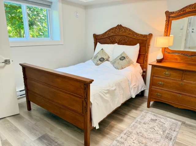 Cozy 2 Bed 1 Bath Basement Unit