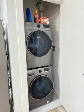 Cozy 2 Bed 1 Bath Basement Unit 