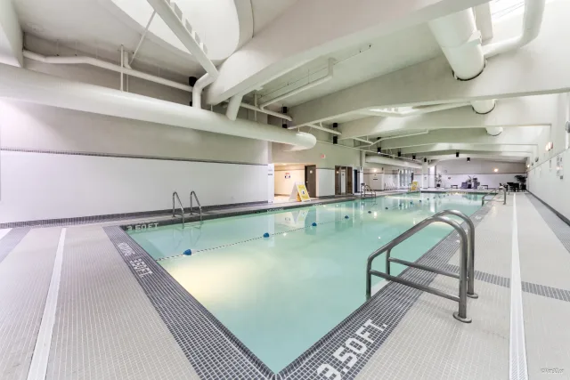 Spacious 2BR 2BA in Downtown Vancouver closed to major hospitals