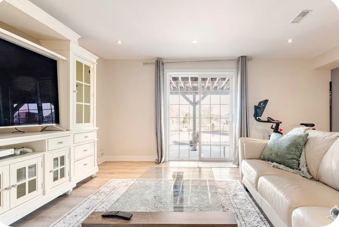 Private Suite In Bowmanville