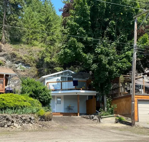 Furnished 1 Bed Lakeview Suite in Blind Bay for Travel Nurses