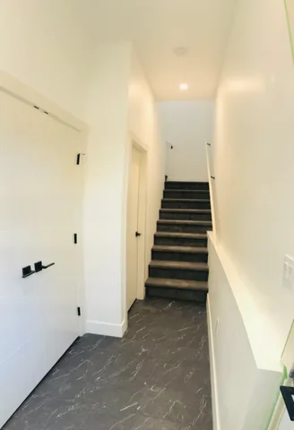 Modern Guestsuite 3mins walk from Kelowna General Hospital
