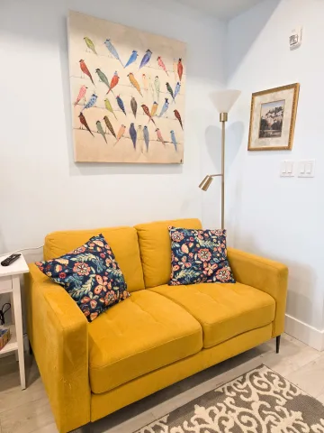 Modern Furnished Pet Friendly Studio