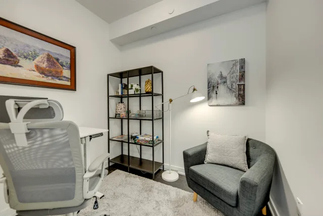 M-Lux Midterm Rental near SquareOne Mississauga. 1+1 bedroom, 2 full bathrooms