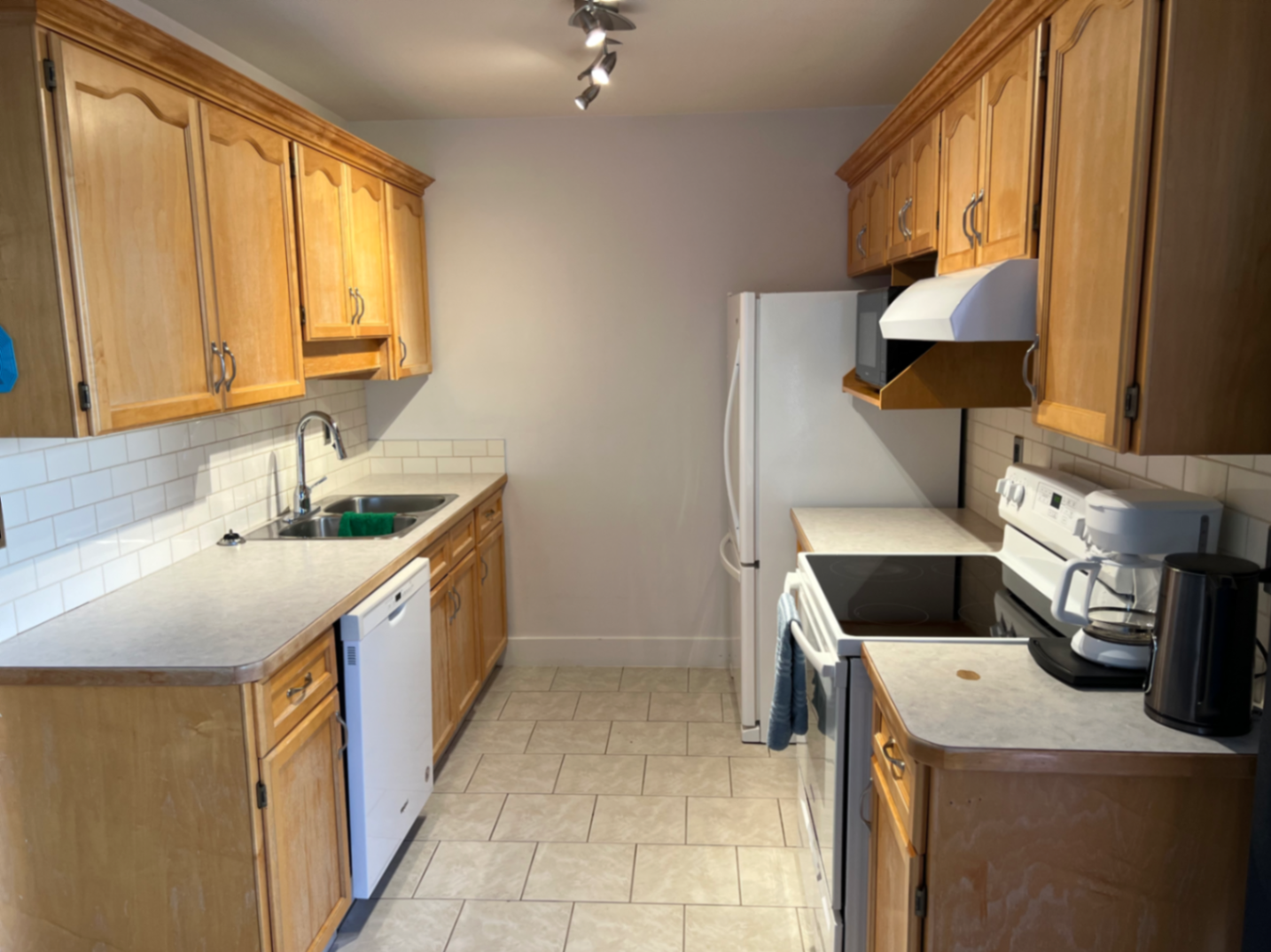 Fully Furnished 2-Bedroom Condo | Penticton