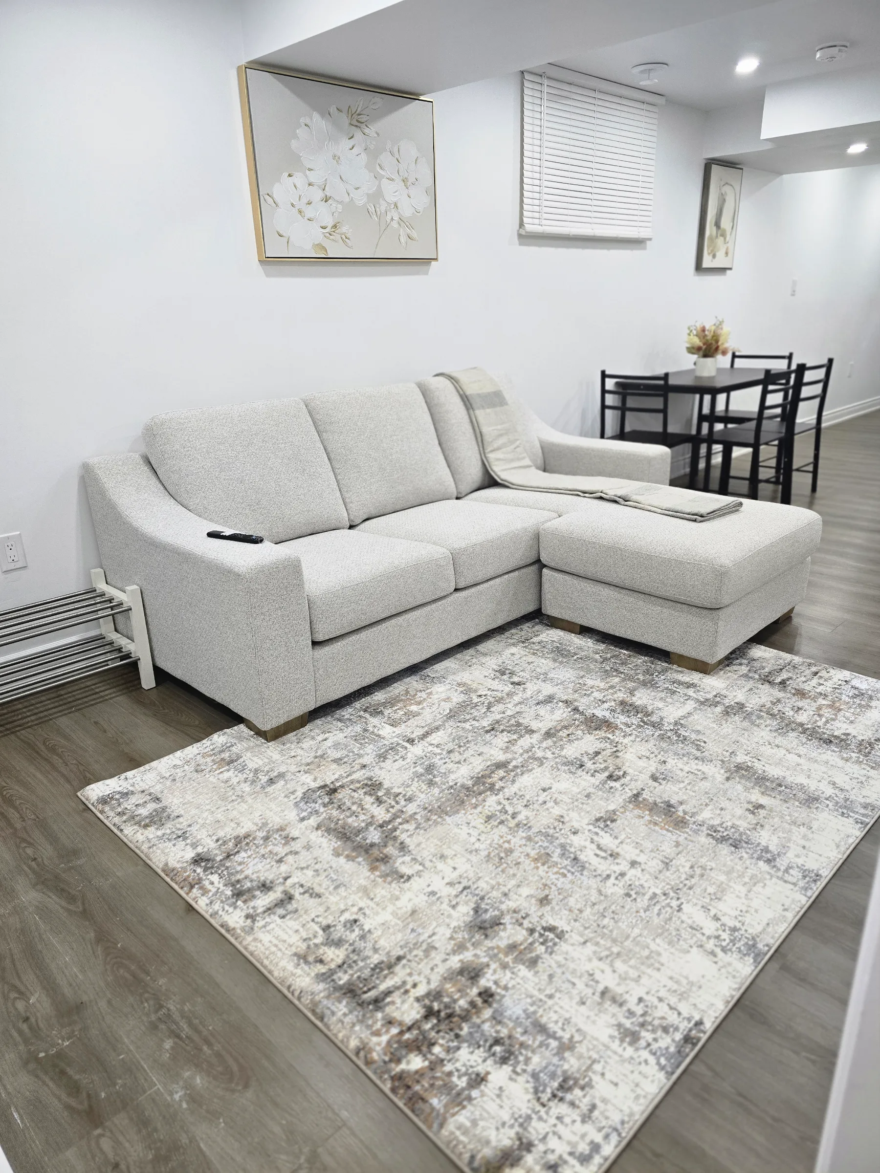 Stylish & Cozy 2-Bedroom Private Basement Suite