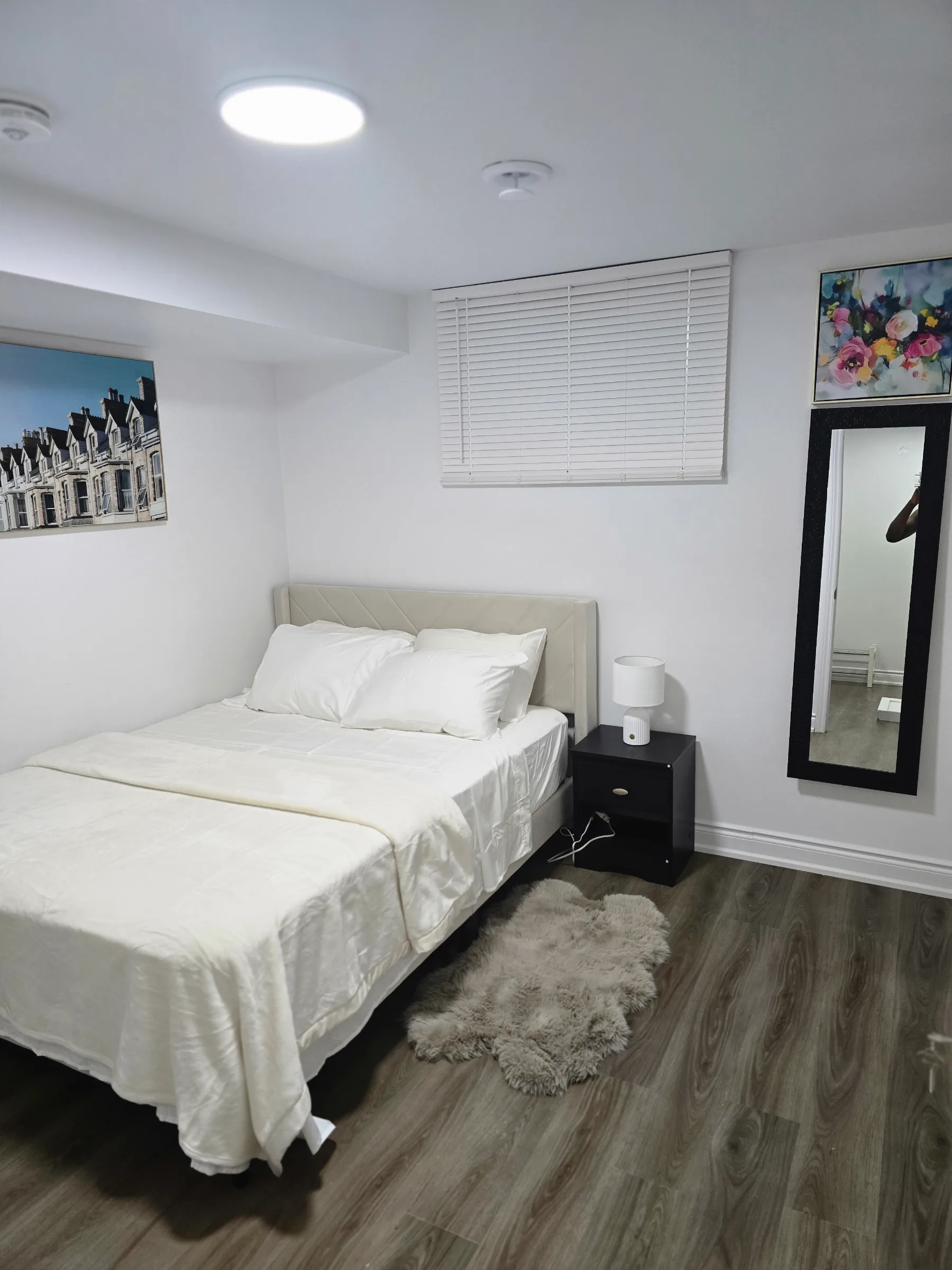 Stylish & Cozy 2-Bedroom Private Basement Suite
