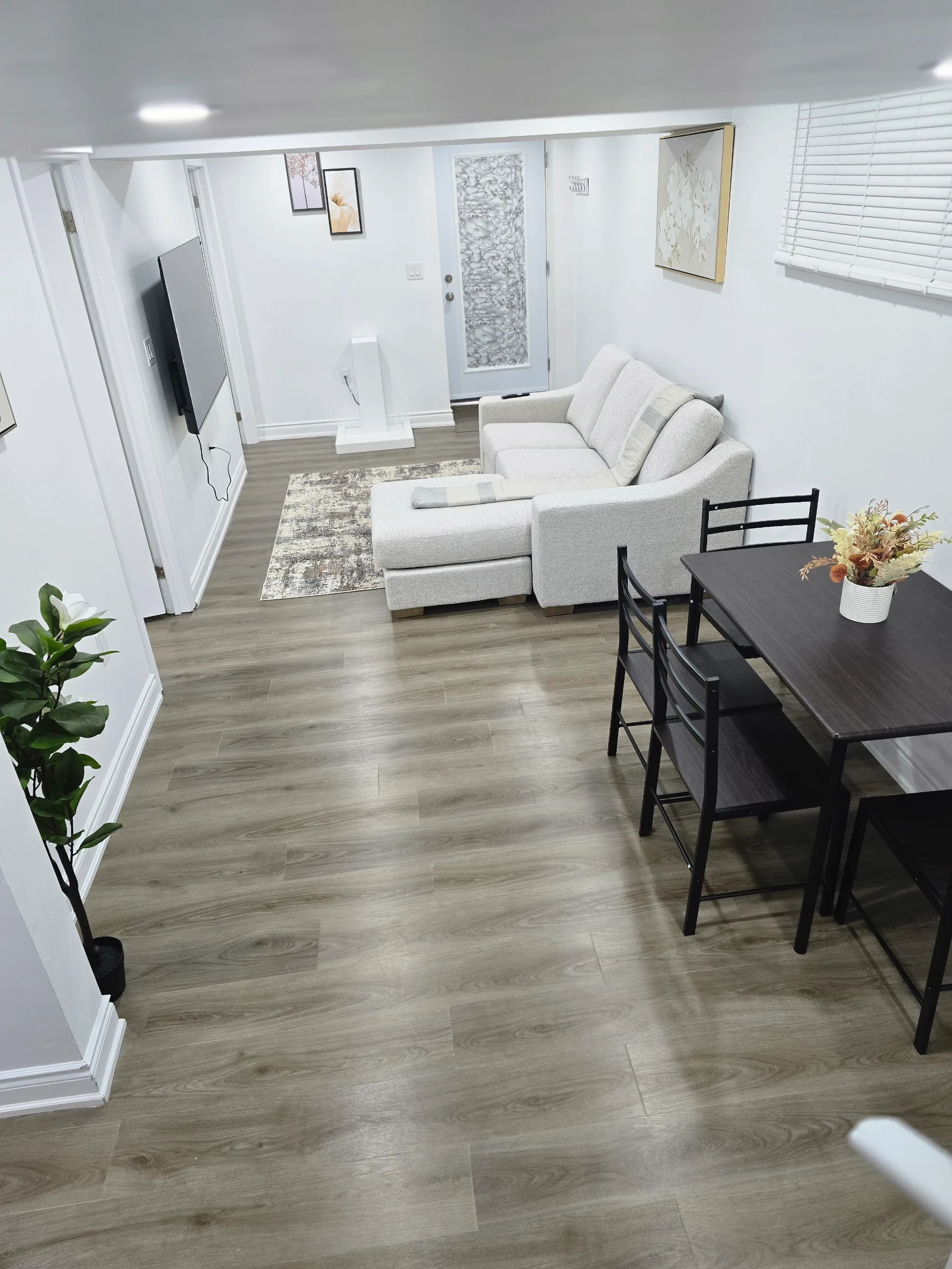 Stylish & Cozy 2-Bedroom Private Basement Suite