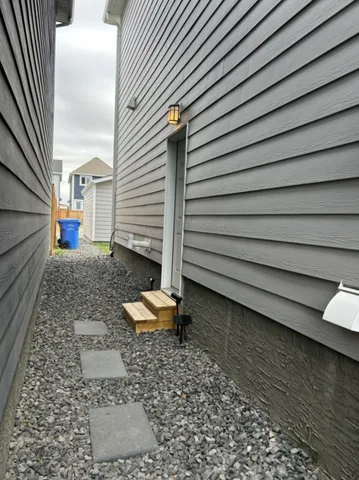 Cozy Private Suite | Under 10 Mins to South Health Campus | Desk & Kitchenette | Pet-Friendly