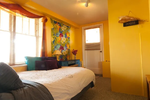 CHARACTER HOUSE 5 MONTH RENTAL IN GIBSONS NOV 1, 2026 to MARCH 31, 2027