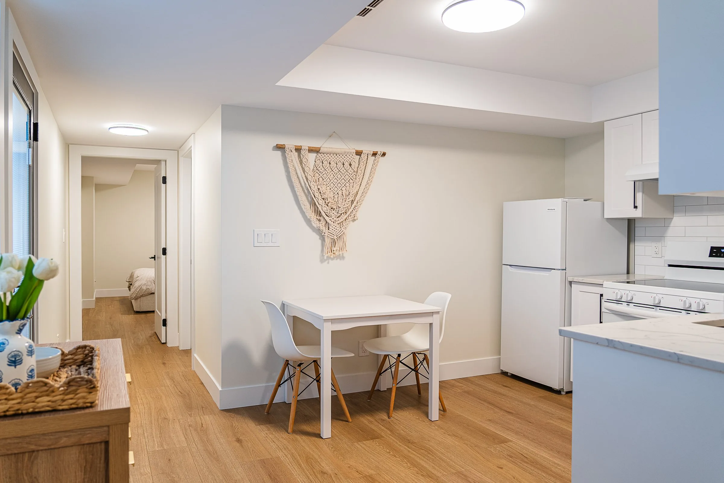 Bright Furnished 1-Bed Suite - 10 min to Victoria General, All-Inclusive