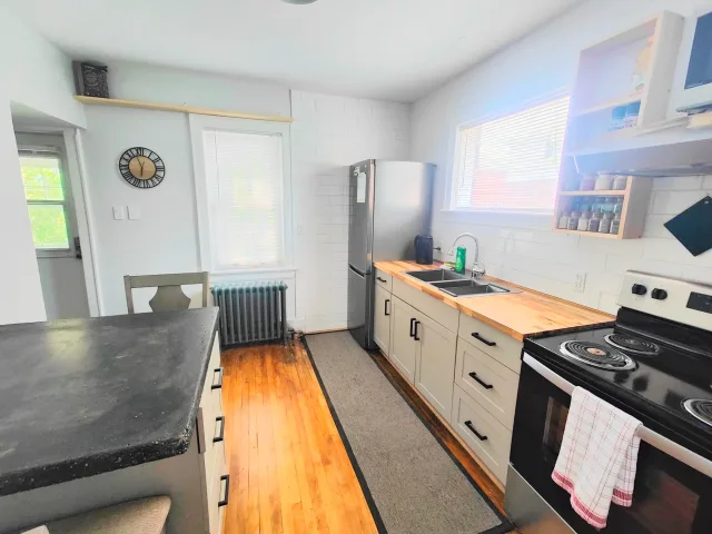 Quiet 1 bedroom with office, 8 mins from HSN