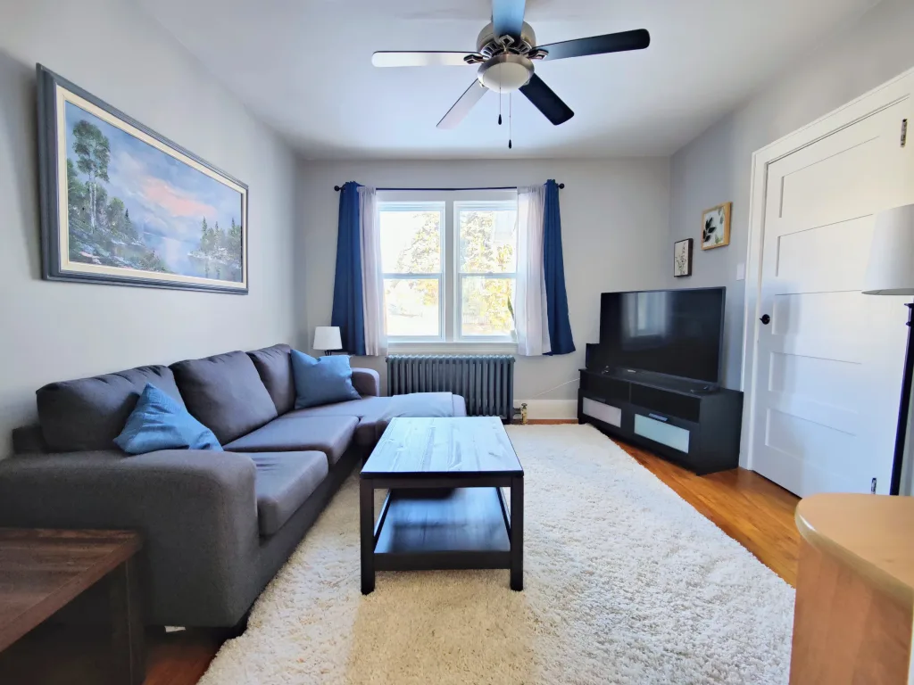 Quiet 1 bedroom with office, 8 mins from HSN